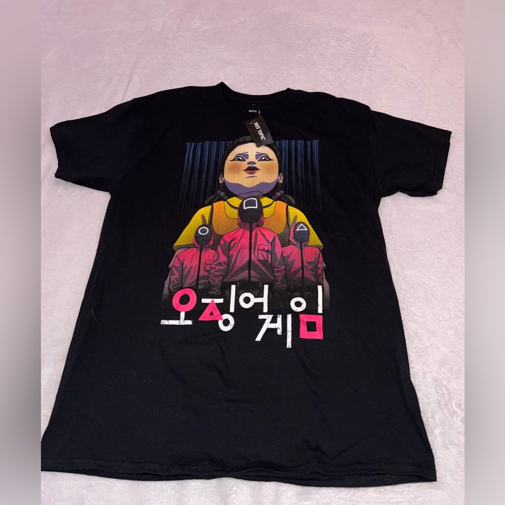 Brand new squid games Netflix hot topic T shirt Size L